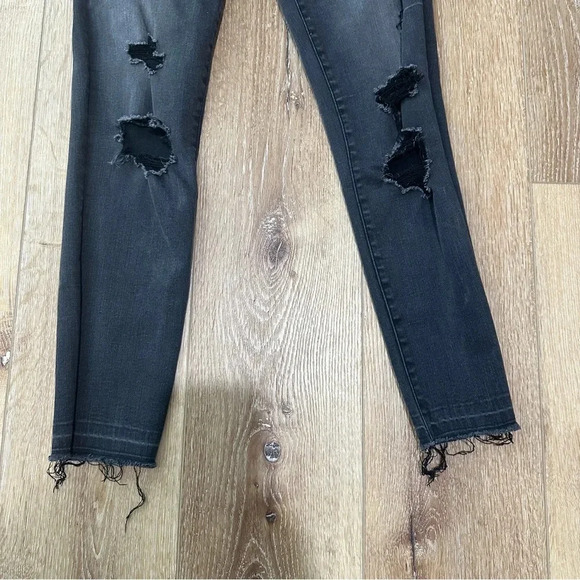 Abercrombie & Fitch Simone High Rise Ankle Black Distressed Jeans Sz 4R/27 GUC - Picture 5 of 7